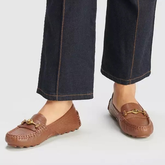 Women’s Coach Crosby Turnlock Driver Size 8B
Slip on - Picture 1 of 8